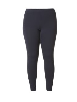 Base Level Curvy Andrea