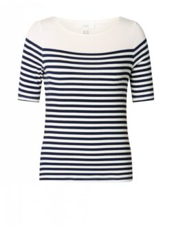 Yest Curve T-Shirt Jamila